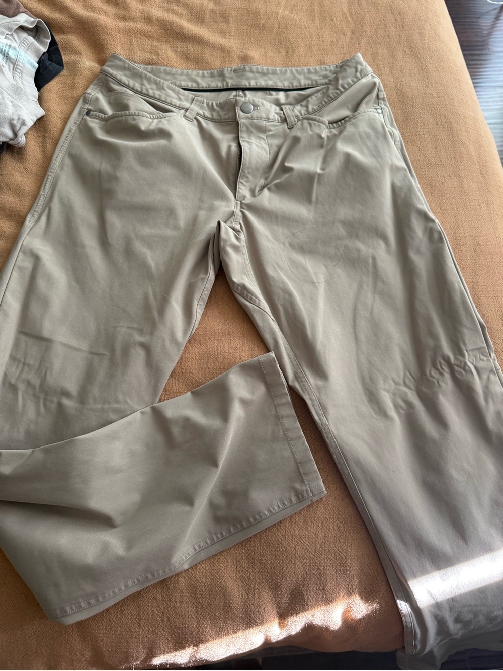 lululemon athletica Men's Light Khaki Chino Pants